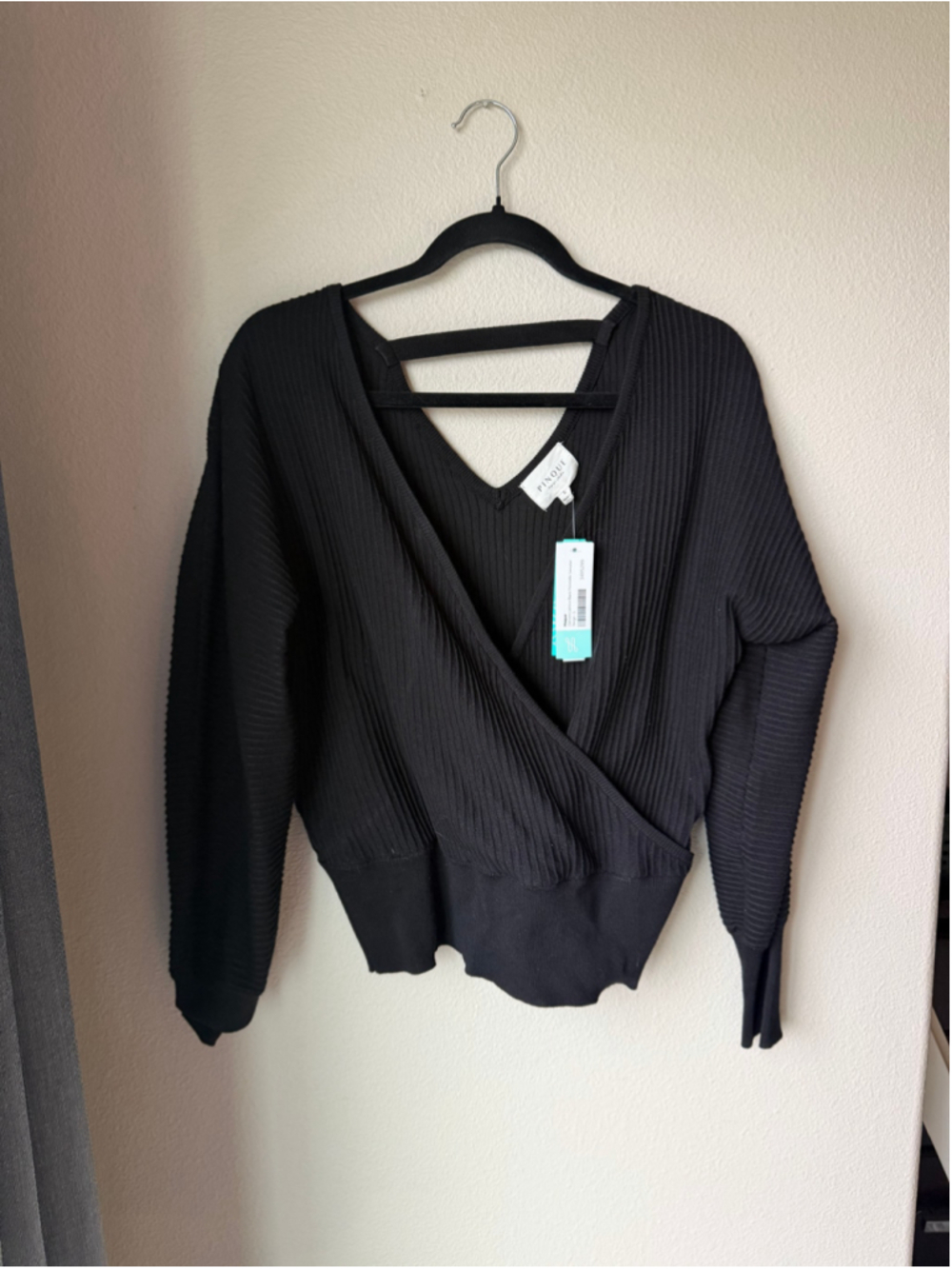 Women's PINQUE V-Neck Sweater Size L Black - Picture 2 of 3